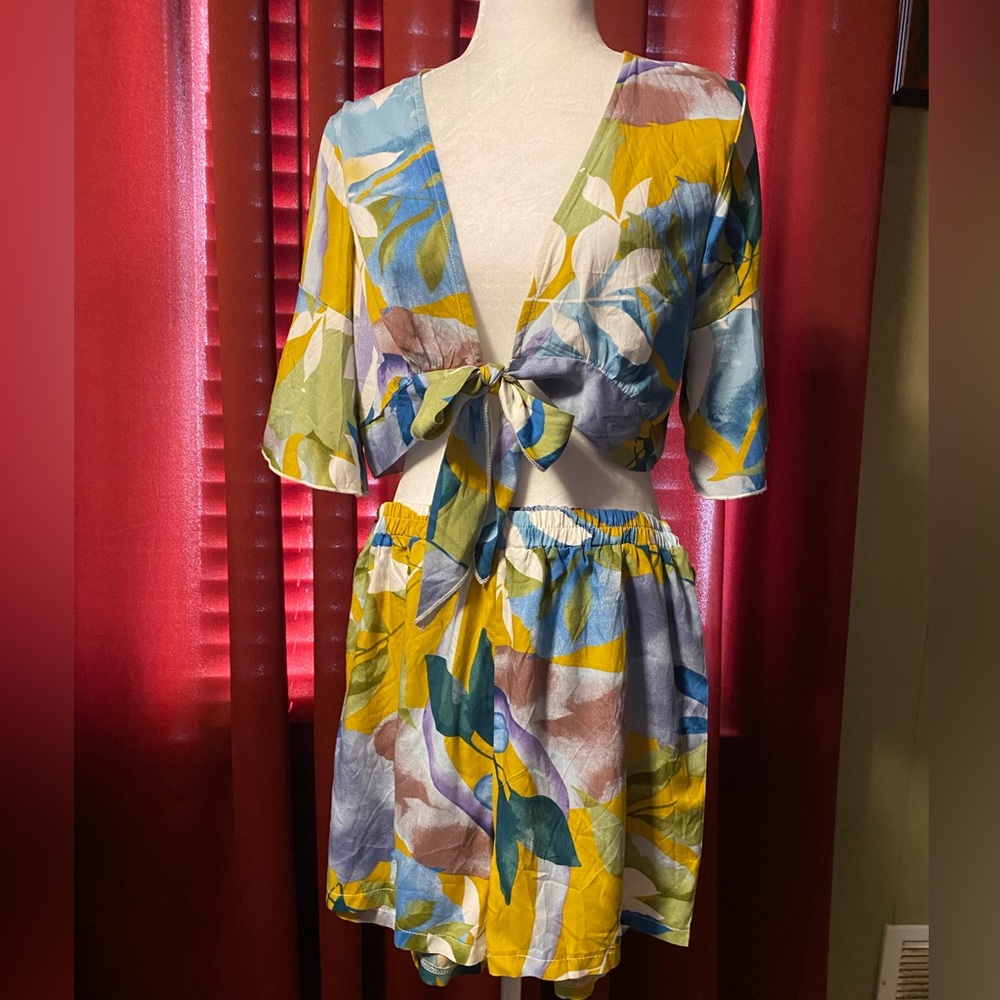 5 for $50 - Tropical print tie front crop top and short set